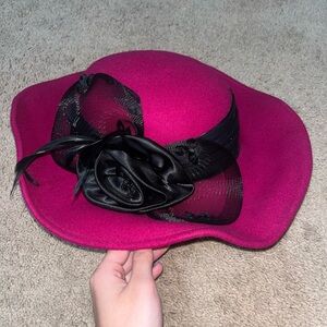 Women’s fashion hat black and fuchsia felt toucan collection new york